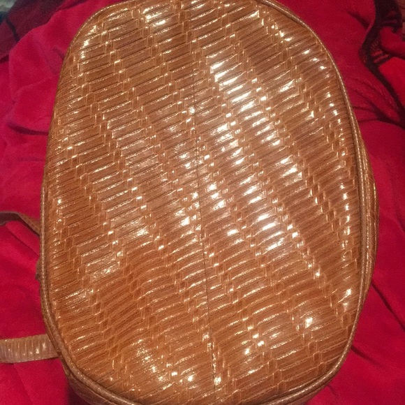 Italian leather drawstring bucket bag - Picture 4 of 7